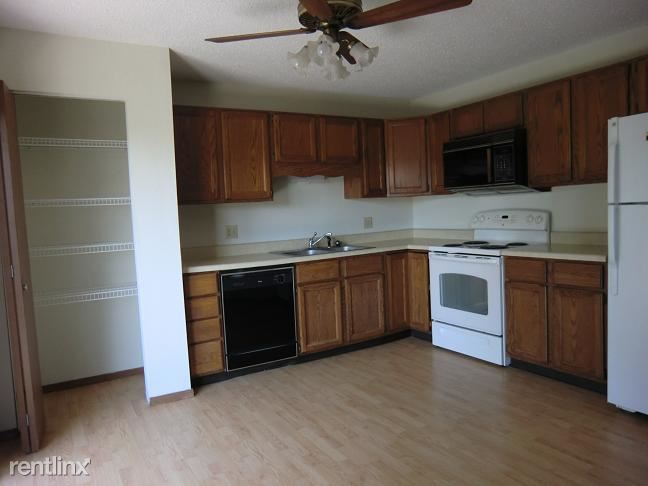 Building Photo - 2 Quail Hollow Ct