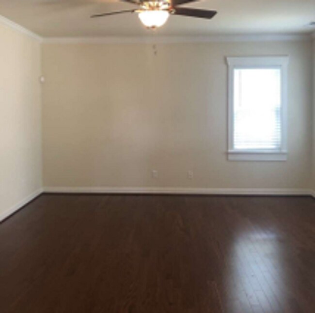 Building Photo - Spacious Four Bedroom Available July 3