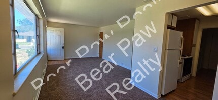 Building Photo - 1535 Hot Springs Ave