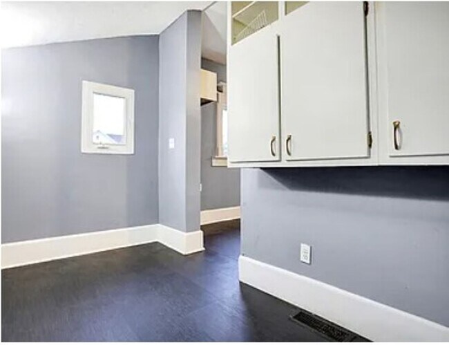 Foto del edificio - 423 N Webster St