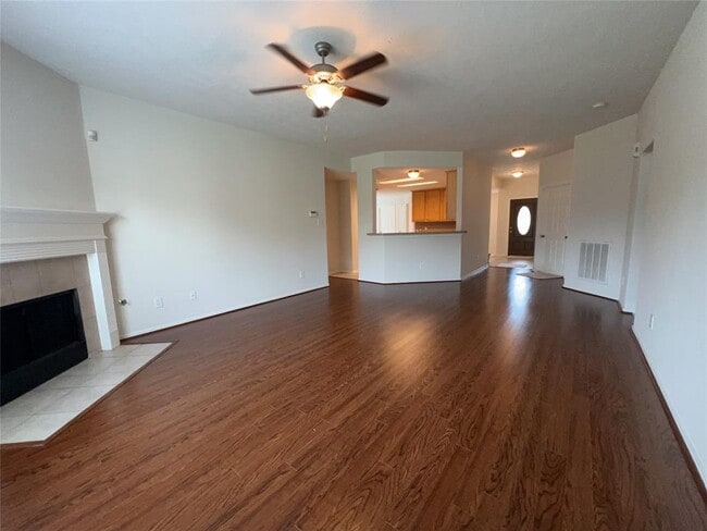 Building Photo - 2430 Floral Ridge Dr
