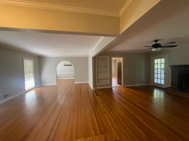 Building Photo - 720 Starlight Dr NE