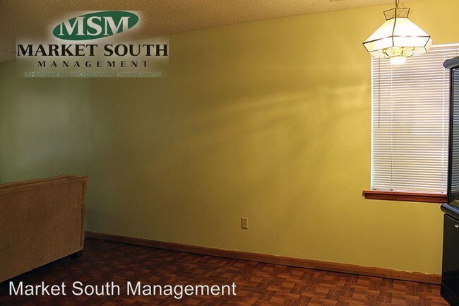 Foto del edificio - 102 Cedar Grove Rd