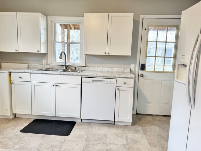 Foto del edificio - *3- Minutes from Jennie Stuart Medical Center*