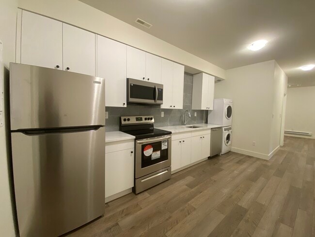 Building Photo - 15632 37 Av