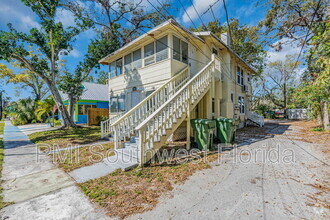 Building Photo - 1016 10th Ave W