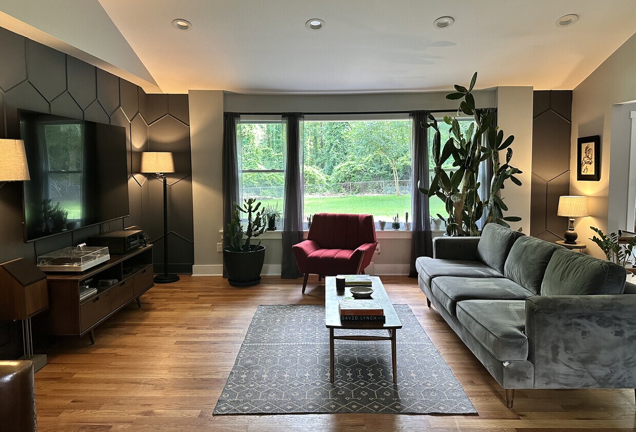 Foto principal - 2562 Miriam Ln