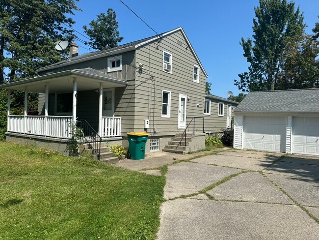 Unidad media superior - 4056 Park Ave