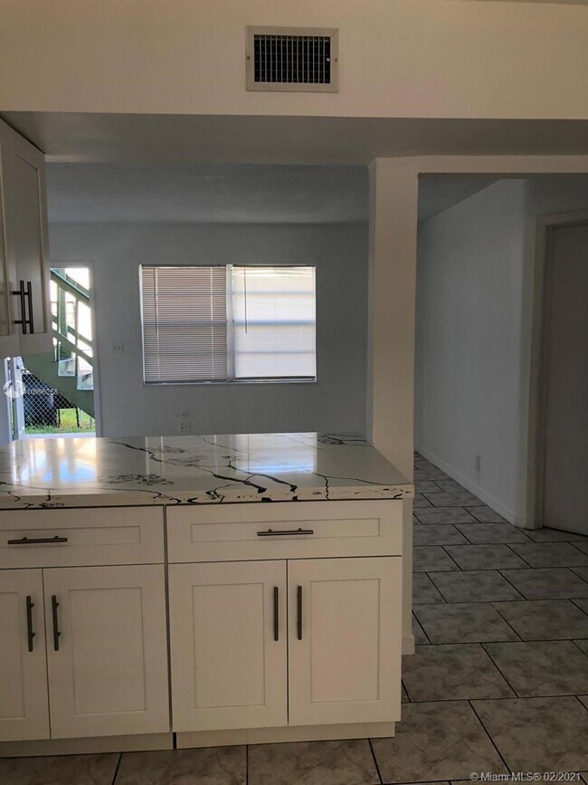 Foto del edificio - 4130 SW 20th St