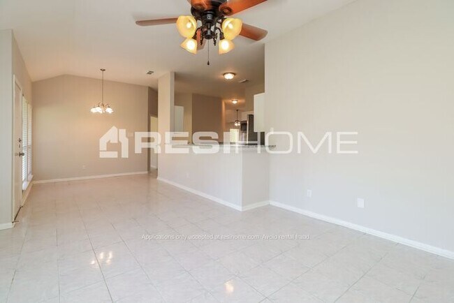 Foto del edificio - 7866 Sawmill Trl