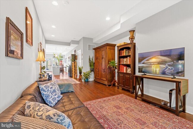 Foto del edificio - 16 R St NW