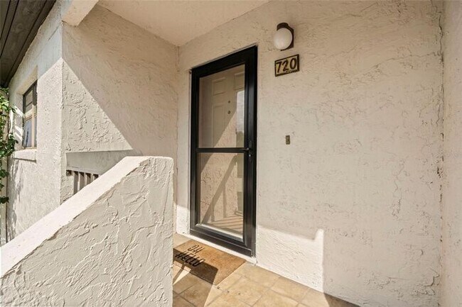 Foto del edificio - 720 Killarney Bay Ct