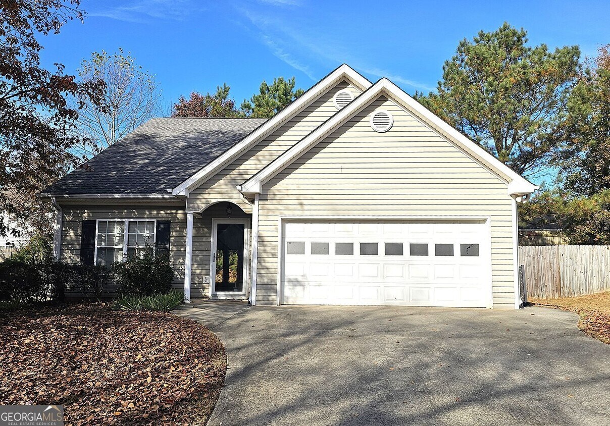 Primary Photo - 303 Apache Dr