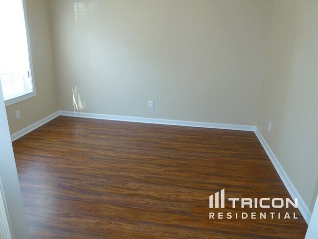 Foto del edificio - 1410 Commonwealth Ln