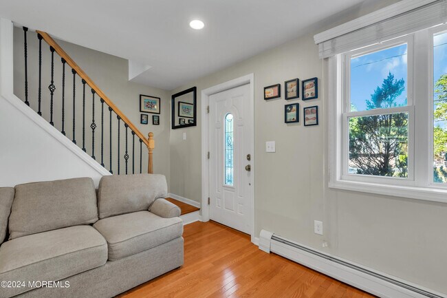 Foto del edificio - 519 Ryeside Ave