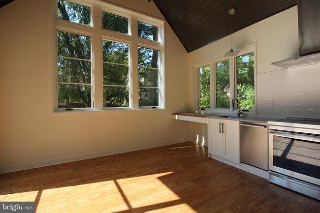 Foto del edificio - 3705 Brandywine St NW