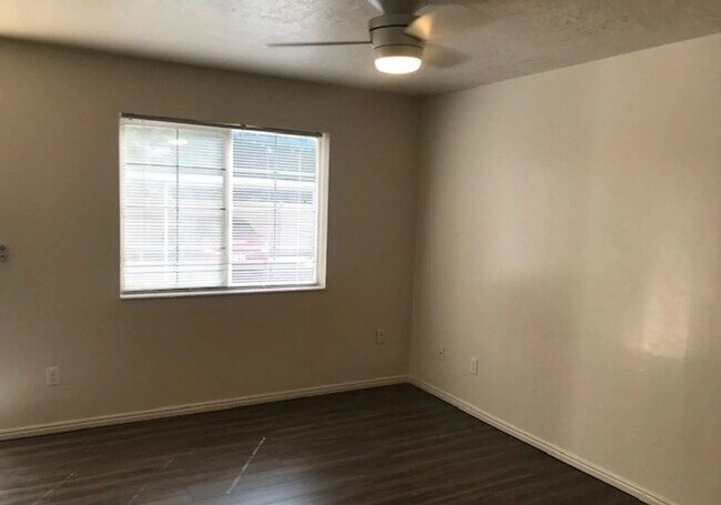 Building Photo - 472 E 2100 N