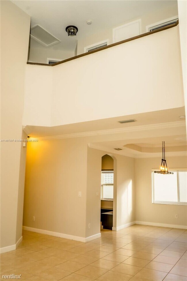 Building Photo - 4 br, 2.5 bath House - 1277 NW 170th Ter