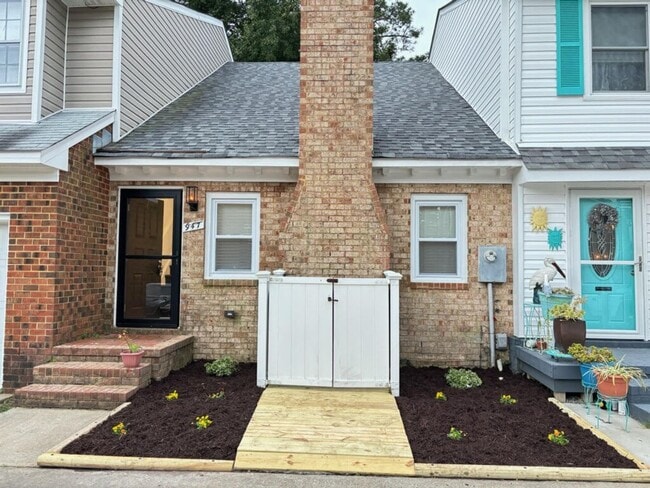 Building Photo - 947 Wildwood Square Ct