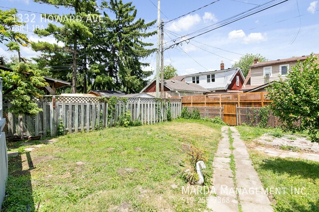 Building Photo - BEAUTIFUL SOUTH CENTRAL 2 BED+LOFT/1 BATH ...