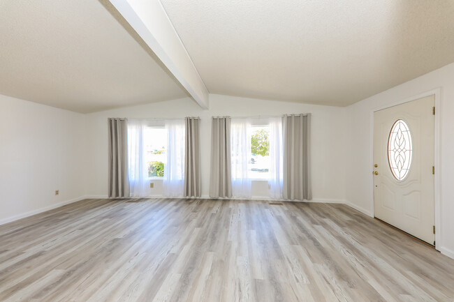 Building Photo - 2953 Manzanita Way