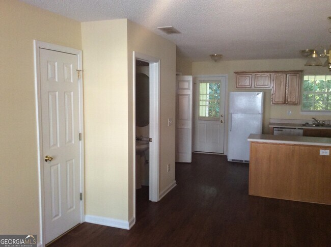 Foto del edificio - 890 Hwy 42 S