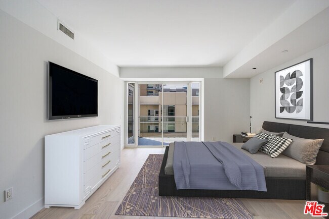 Building Photo - 6250 Hollywood Blvd