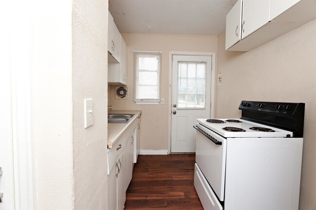 Foto del edificio - 6604-6606 E Cottonwood Ln