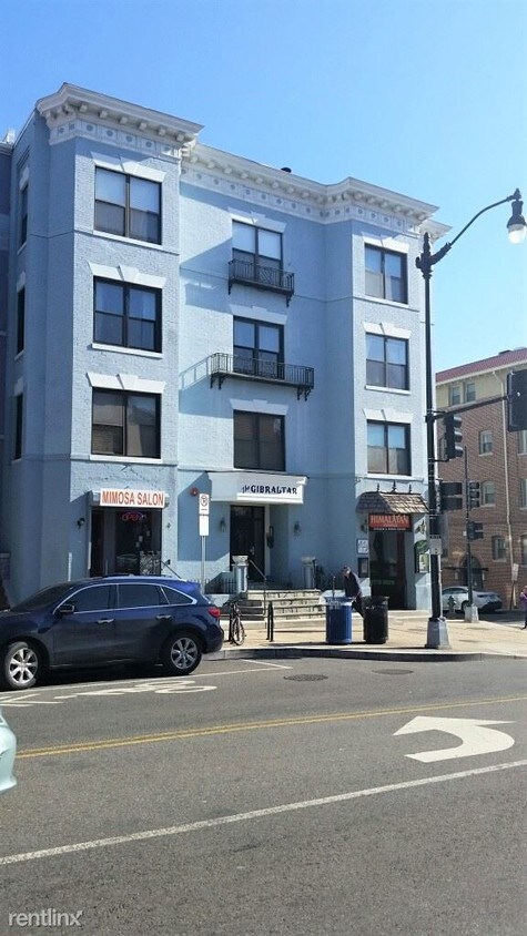 Foto principal - 2305 18th St NW