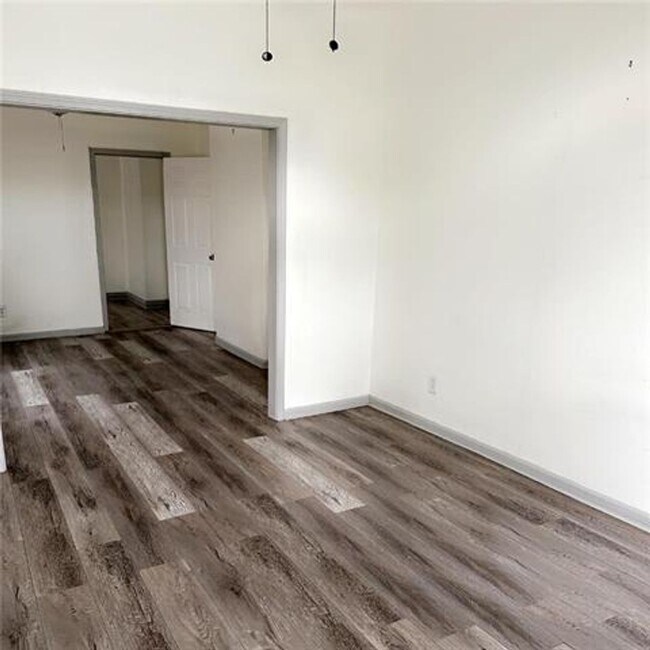 Foto del edificio - 2441 N Robertson St