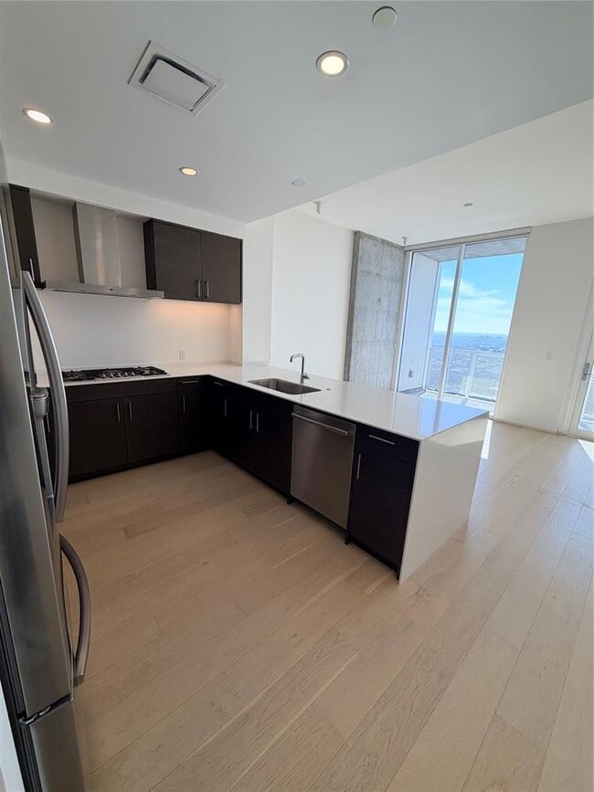 Building Photo - 301 West Ave