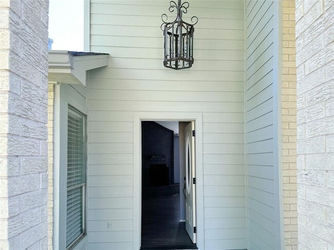 Building Photo - 2531 Orion Dr