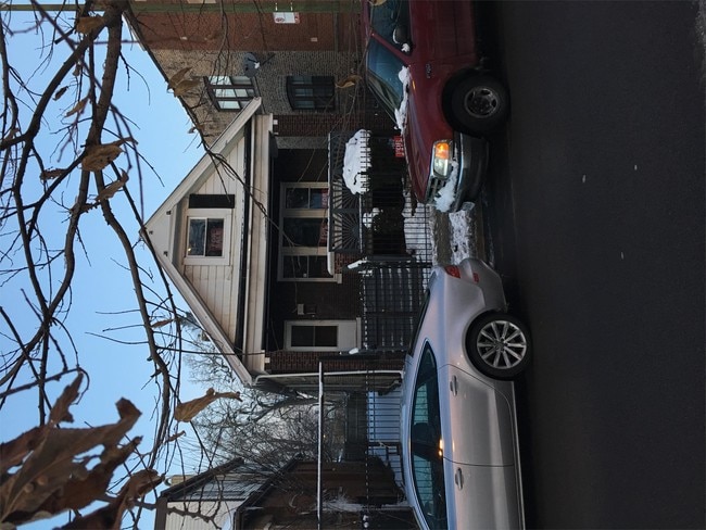 Building Photo - 56 W 76th St