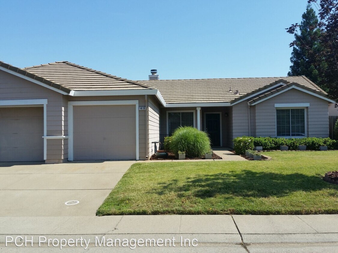 Primary Photo - 4 br, 2 bath House - 1419 Legends Way