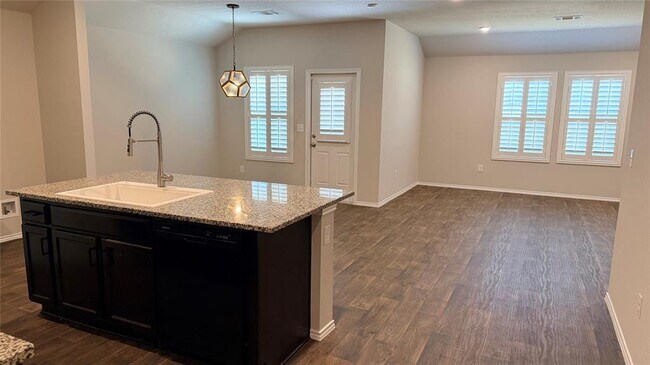 Foto del edificio - 15113 Upland Willow Rd