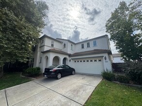 Building Photo - 6624 Salvaterra Cir