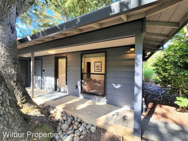 Foto del edificio - 1 br, 1 bath House - 73A Parkwood Dr.
