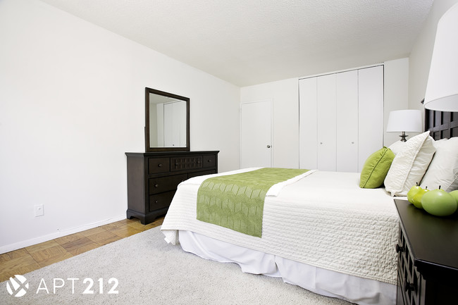 Foto del edificio - 330 W 56th St