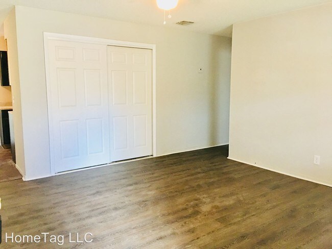 Building Photo - 3655 Baronette Dr