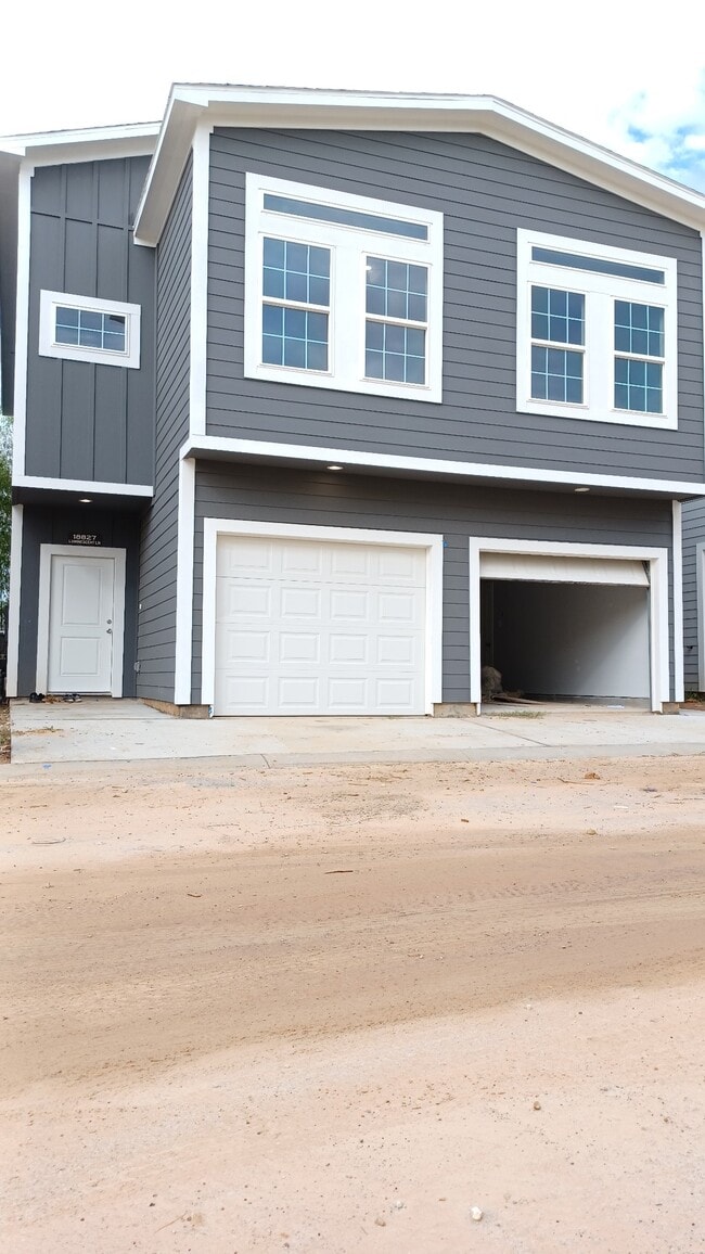 Building Photo - 18827 Luminescent Ln