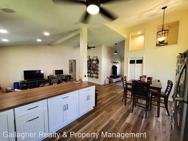 Building Photo - 3 br, 1 bath House - 4 Milewood Rd