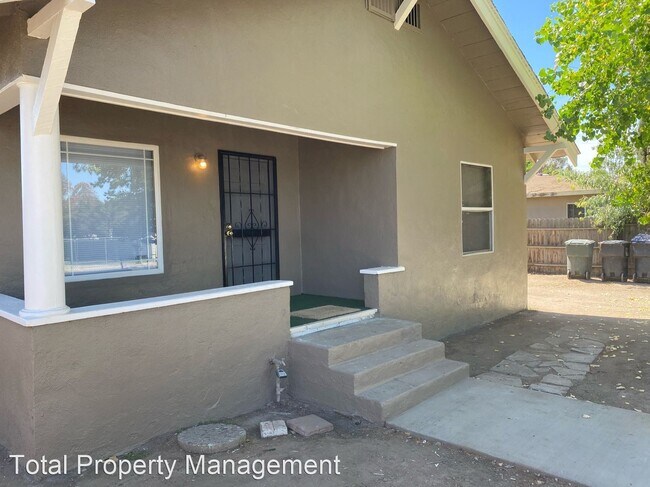 Building Photo - 3 br, 2 bath House - 932 N. Mooney Blvd.