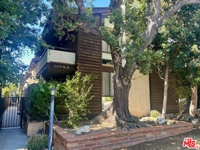 Building Photo - 11743 Darlington Ave