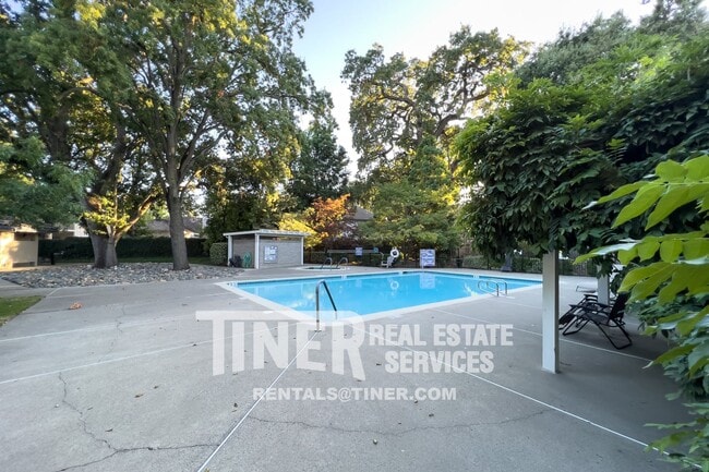 Building Photo - Three Bedroom Home near Sacramento River
