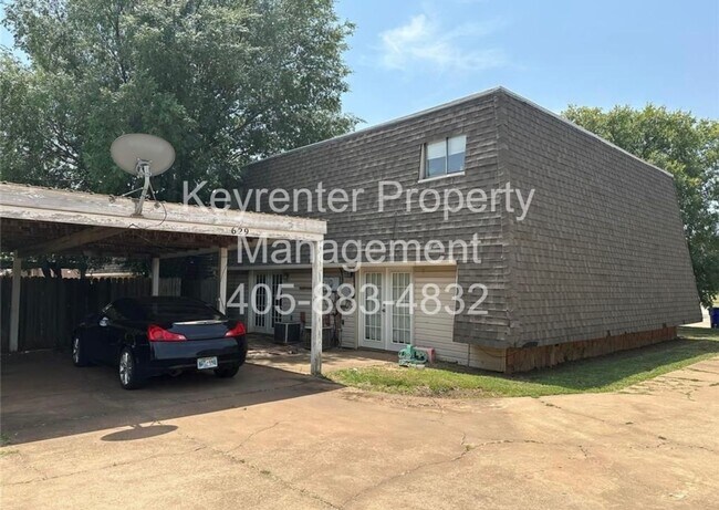 Building Photo - * * * $500 Move-in Special!!! * * * Cute Townhouse in the Heart of Norman, just minutes from OU! ...