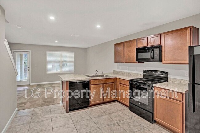 Building Photo - 5958 Creekside Crossing Dr