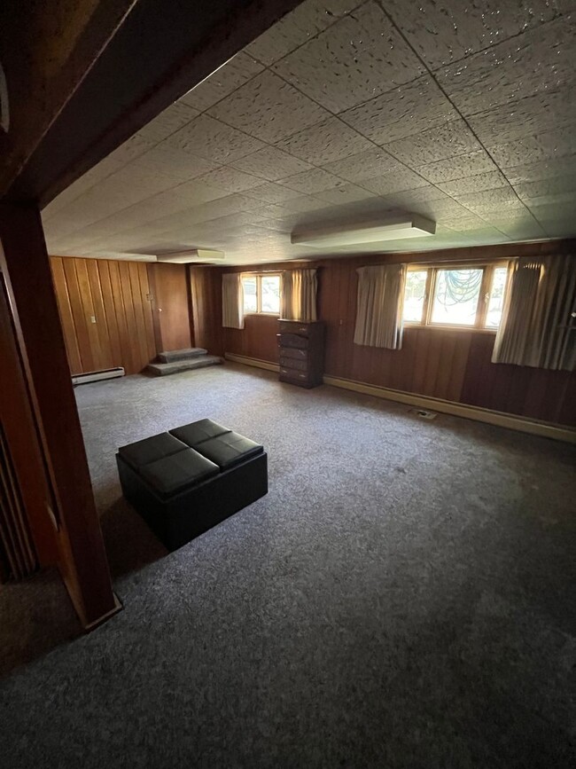 Foto del edificio - 4 BDR, 2.5 bath