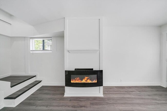 Building Photo - 2904 Harris Park Ave