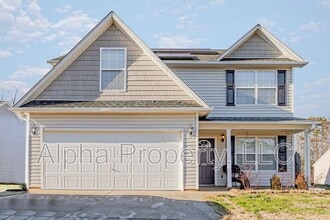 Building Photo - 204 Pope Ln