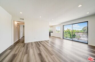 Building Photo - 7453 Haskell Ave